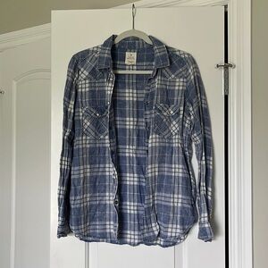 Womens American Eagle vintage boyfriend button down - medium
